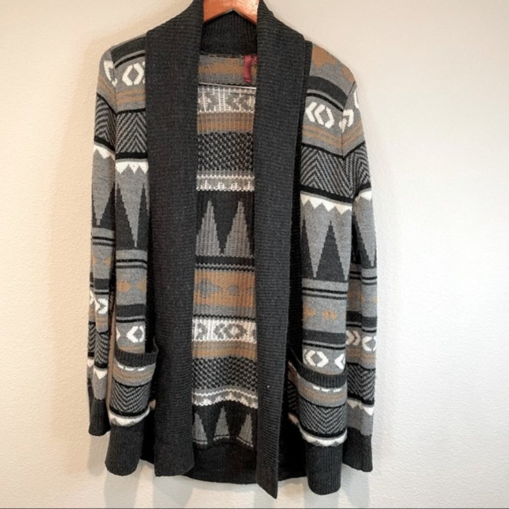 5/48 Aztec Print Gray & Black Open Front Cardigan